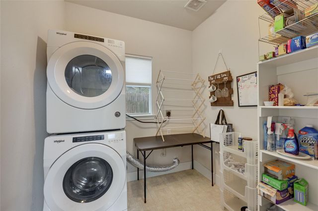 12287 Abbey Glen LN D-1, Austin, TX 78753