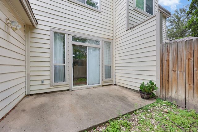 12287 Abbey Glen LN D-1, Austin, TX 78753