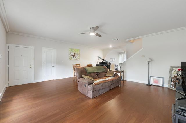 12287 Abbey Glen LN D-1, Austin, TX 78753
