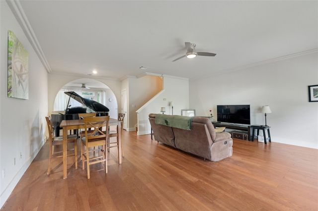 12287 Abbey Glen LN D-1, Austin, TX 78753