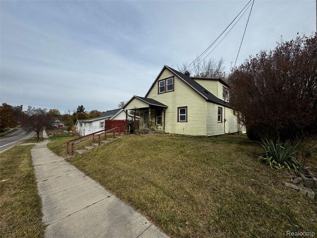 637 S Clemens Avenue, Lansing, MI 48912