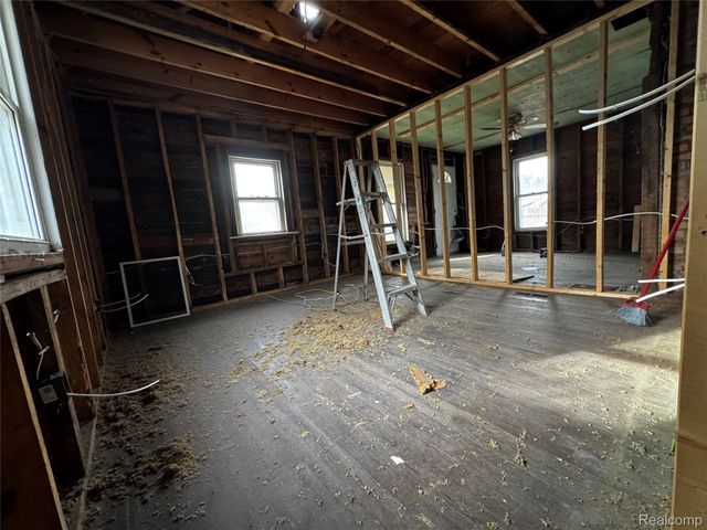 637 S Clemens Avenue, Lansing, MI 48912