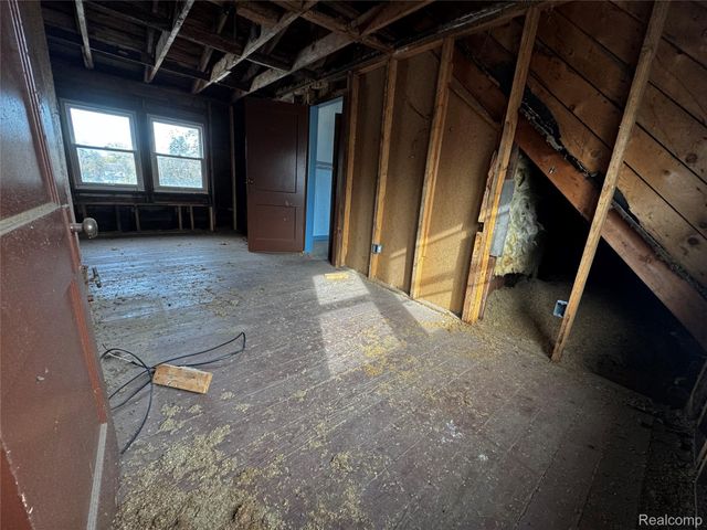 637 S Clemens Avenue, Lansing, MI 48912