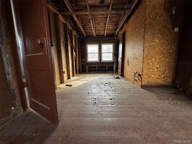 637 S Clemens Avenue, Lansing, MI 48912