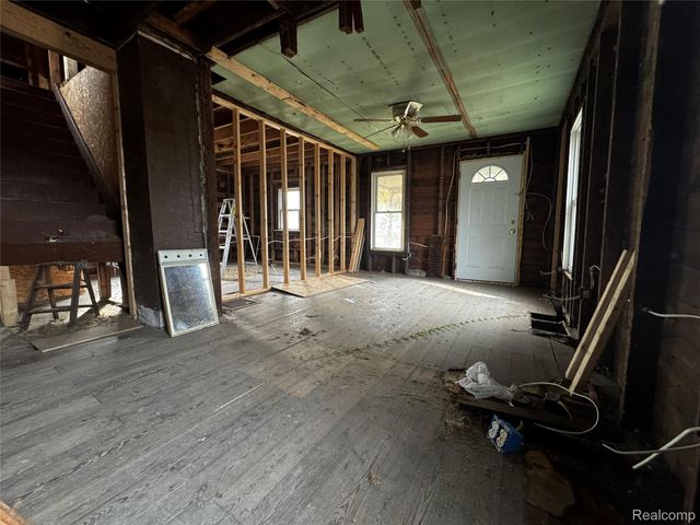 637 S Clemens Avenue, Lansing, MI 48912