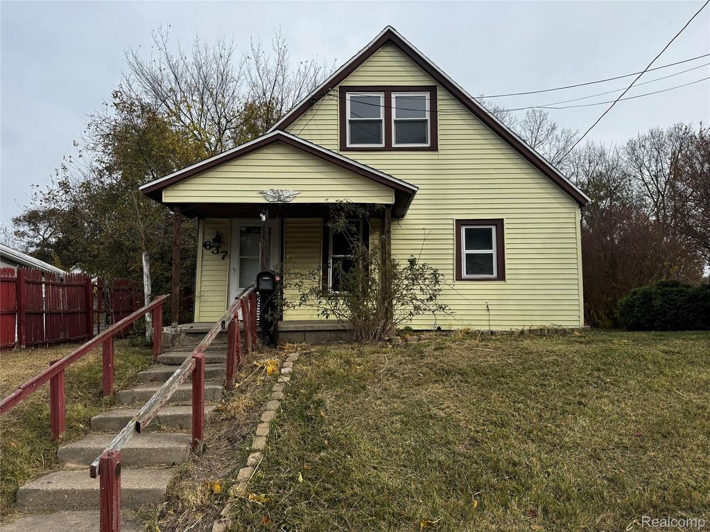 637 S Clemens Avenue, Lansing, MI 48912