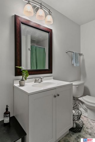 5021 London Road, Lincoln, NE 68516