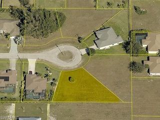 824 NW Embers TER, Cape Coral, FL 33993