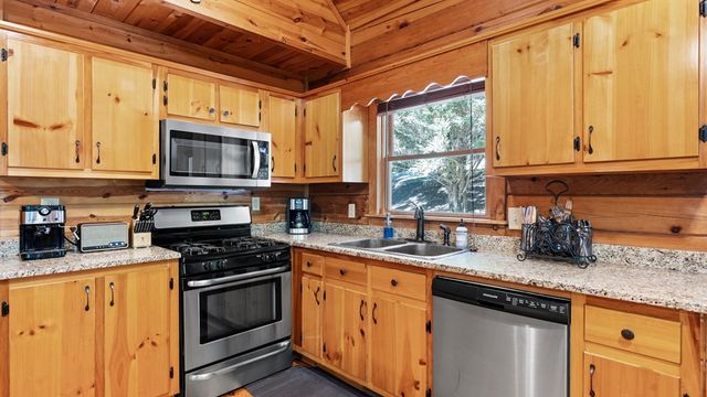 360 Black Dog Trail, Morganton, GA 30560