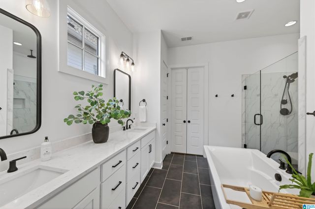 4502 VILLAGE GREEN WAY, Hoover, AL 35226