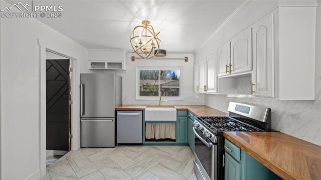 109 Davie Drive, Colorado Springs, CO 80911