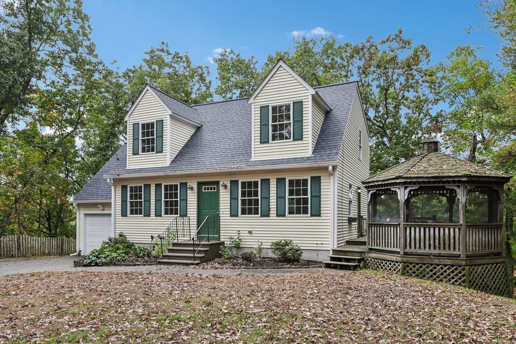 34 Cork Cir, Millville, MA 01529