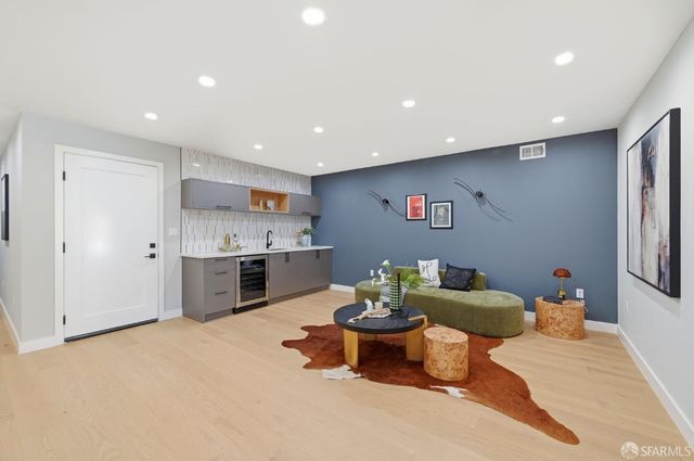 2124 18th Avenue, San Francisco, CA 94116