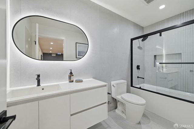 2124 18th Avenue, San Francisco, CA 94116