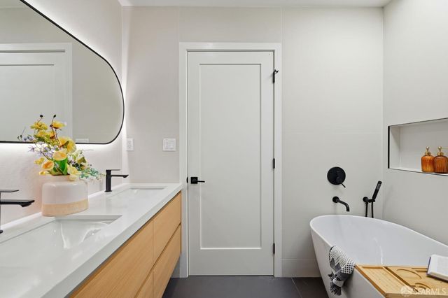 2124 18th Avenue, San Francisco, CA 94116