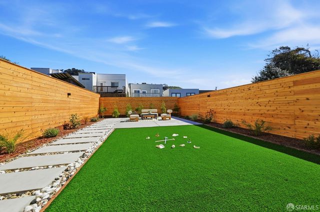 2124 18th Avenue, San Francisco, CA 94116