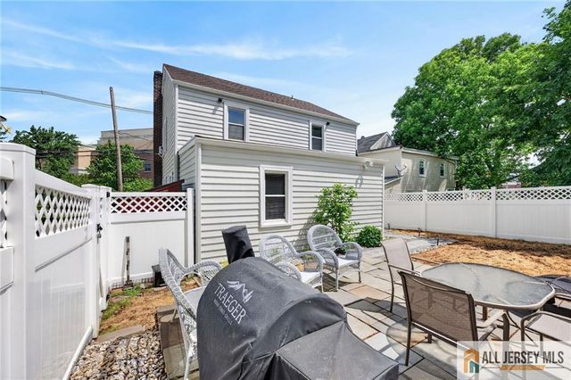 12 Capner Street, Flemington, NJ 08822
