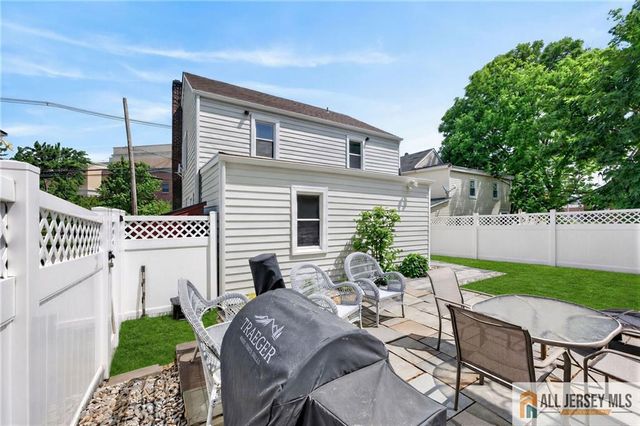 12 Capner Street, Flemington, NJ 08822