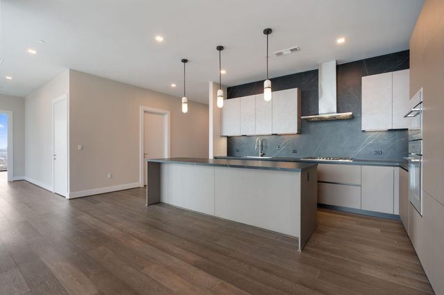 1711 Allen Parkway 2403, Houston, TX 77019