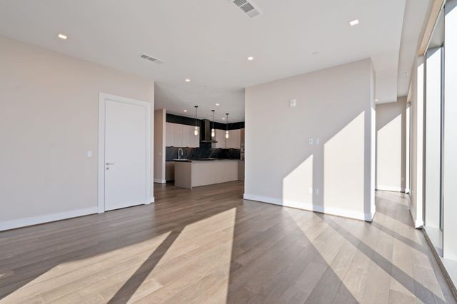 1711 Allen Parkway 2403, Houston, TX 77019