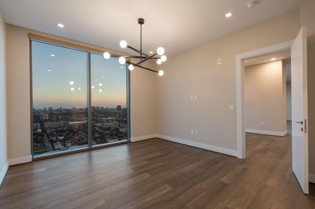 1711 Allen Parkway 2403, Houston, TX 77019