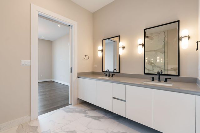 1711 Allen Parkway 2403, Houston, TX 77019