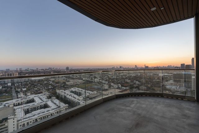 1711 Allen Parkway 2403, Houston, TX 77019