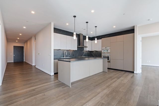 1711 Allen Parkway 2403, Houston, TX 77019