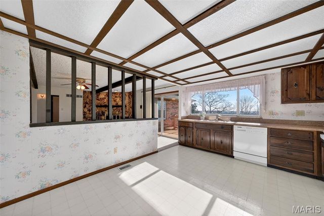 5037 Faust Court, St Louis, MO 63129