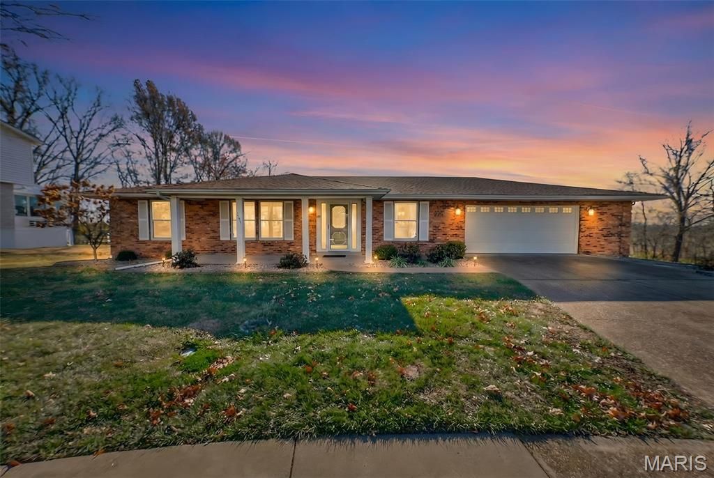 5037 Faust Court, St Louis, MO 63129