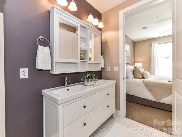 1101 W 1st Street 302, Charlotte, NC 28202