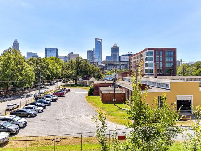 1101 W 1st Street 302, Charlotte, NC 28202