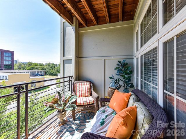 1101 W 1st Street 302, Charlotte, NC 28202