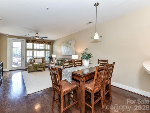 1101 W 1st Street 302, Charlotte, NC 28202