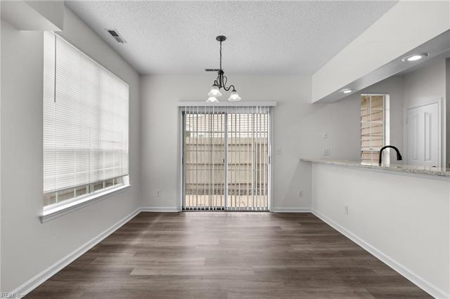 4724 Kempsville Greens PW, Virginia Beach, VA 23462