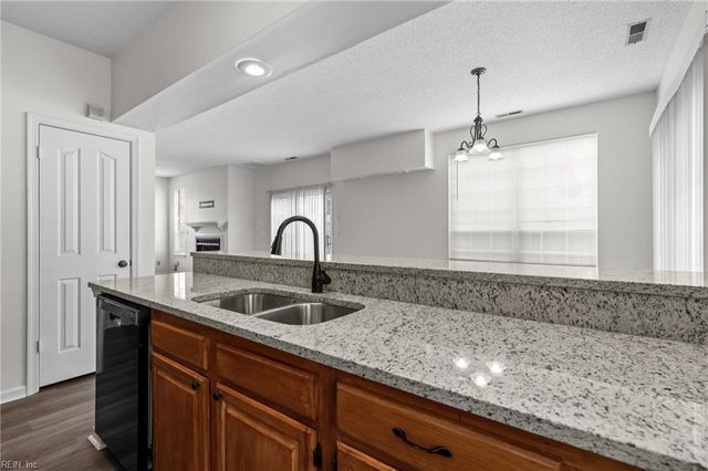 4724 Kempsville Greens PW, Virginia Beach, VA 23462