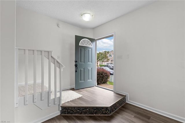 4724 Kempsville Greens PW, Virginia Beach, VA 23462