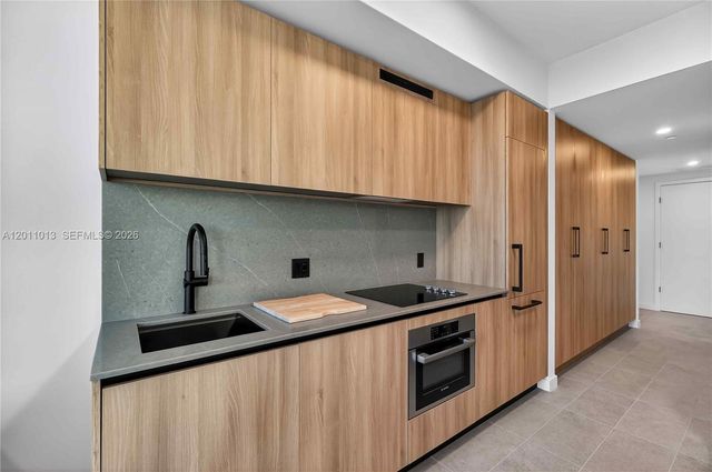 121 NE 5 St 901A, Miami, FL 33132