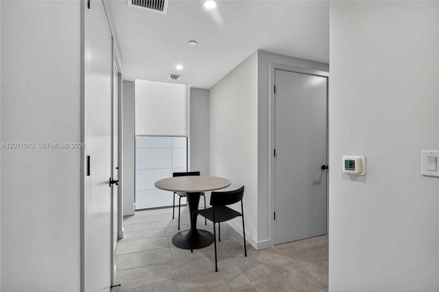 121 NE 5 St 901A, Miami, FL 33132