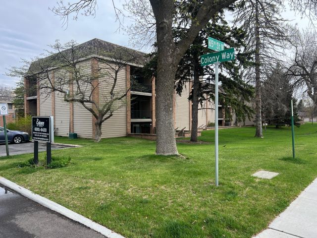 6423 Colony Way 1J, Edina, MN 55435