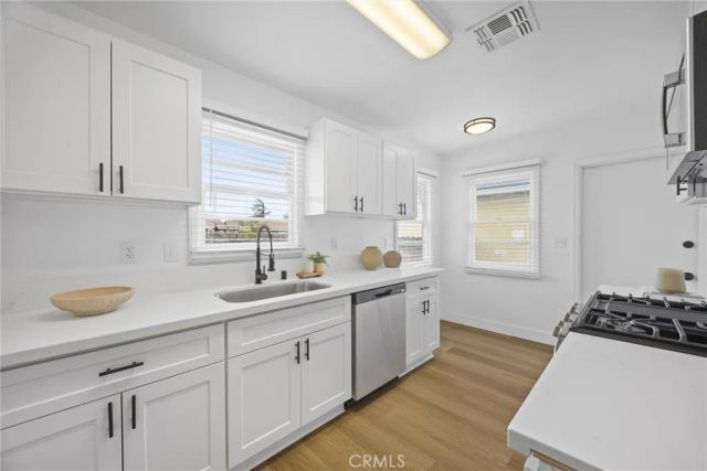 1308 El Rancho Drive, Bakersfield, CA 93304