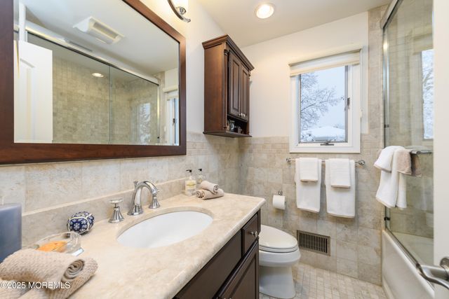 15 Janine Place, Hazlet, NJ 07730