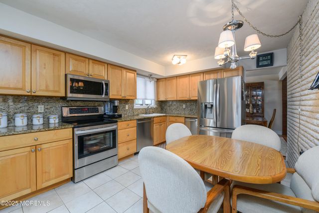 15 Janine Place, Hazlet, NJ 07730