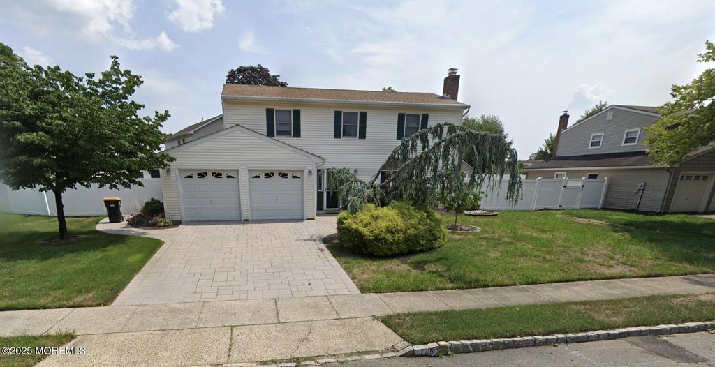 15 Janine Place, Hazlet, NJ 07730