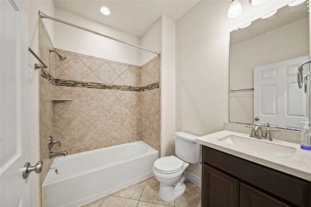 2125 Llerena Lane, League City, TX 77573