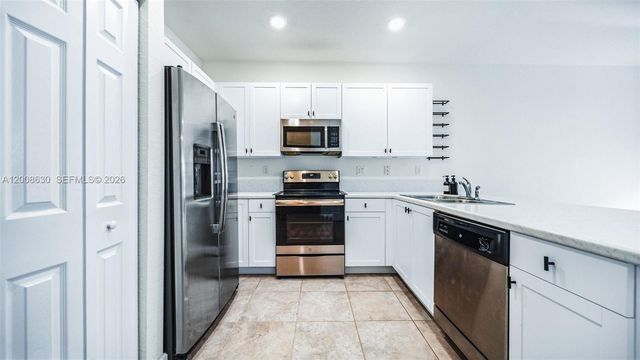 144 SE 34th Ave, Homestead, FL 33033