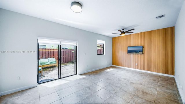 144 SE 34th Ave, Homestead, FL 33033