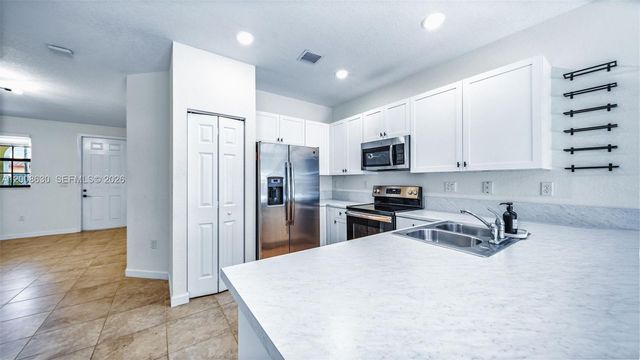 144 SE 34th Ave, Homestead, FL 33033