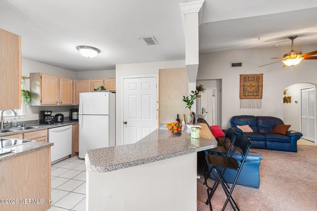 7800 POINT MEADOWS Drive 238, Jacksonville, FL 32256