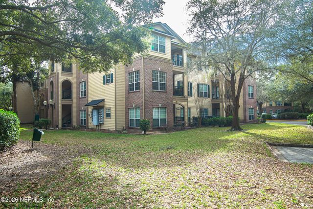 7800 POINT MEADOWS Drive 238, Jacksonville, FL 32256